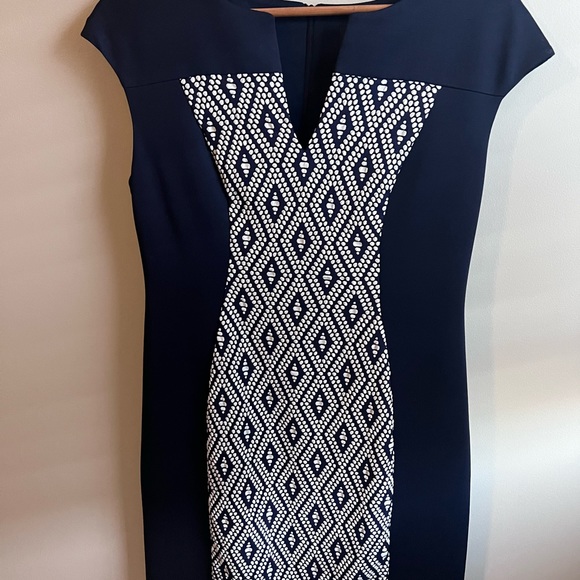 Women’s dress perfect for work or dinner wore once in EUC Size 12 - Picture 5 of 6